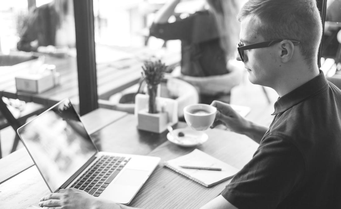 Kreative Videobearbeitung und farbliche Nachbearbeitung im Studio